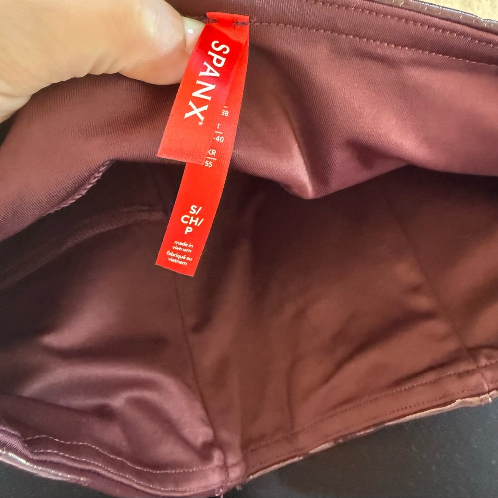 Spanx Patent Leather Legging Pant in Ruby Size S - Picture 3 of 3